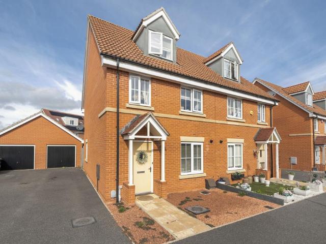 3 bedroom semi detached house for sale
