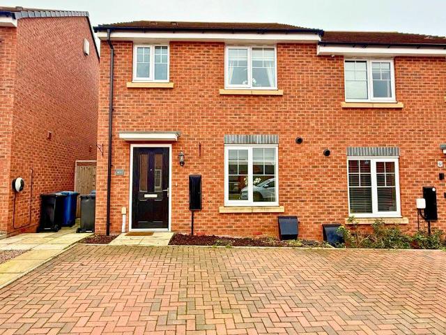 3 bedroom semi detached house for sale