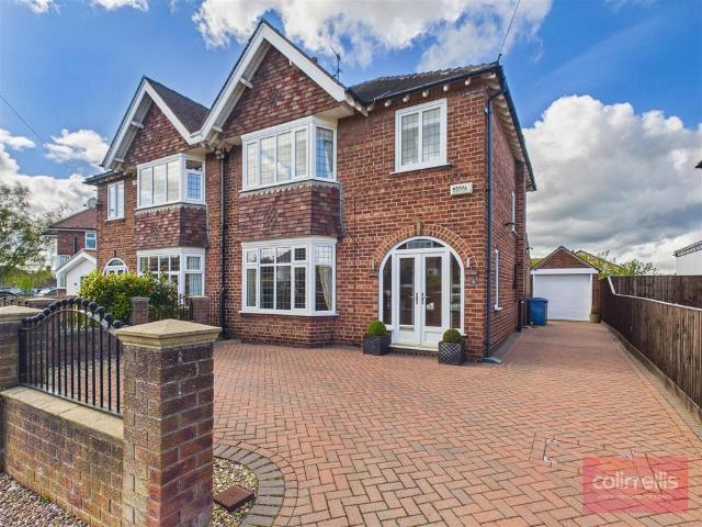 3 bedroom semi detached house for sale