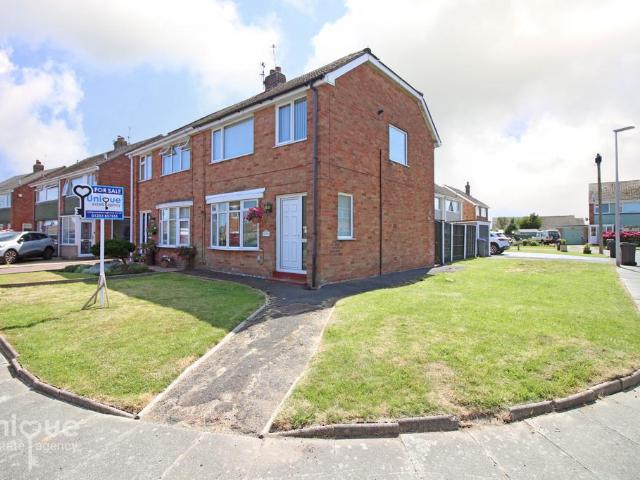 3 bedroom semi detached house for sale