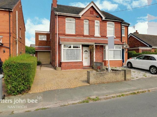 3 bedroom semi detached house for sale