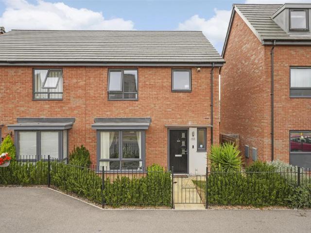 3 bedroom semi detached house for sale