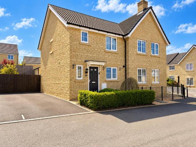 3 bedroom semi detached house for sale
