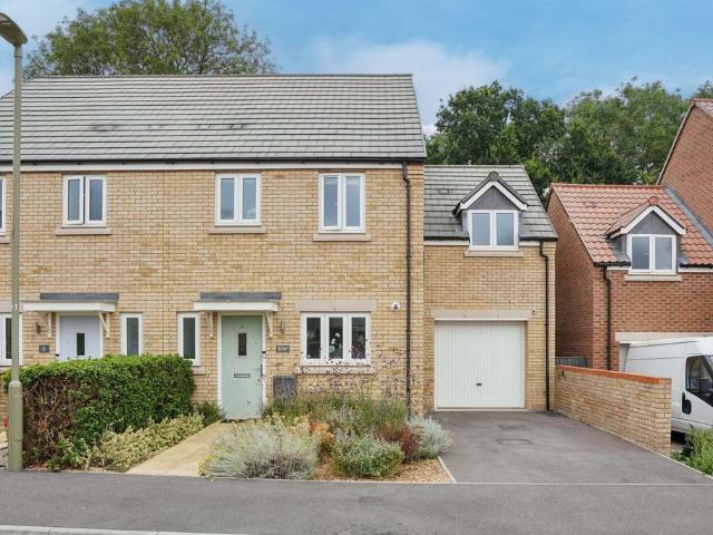 3 bedroom semi detached house for sale