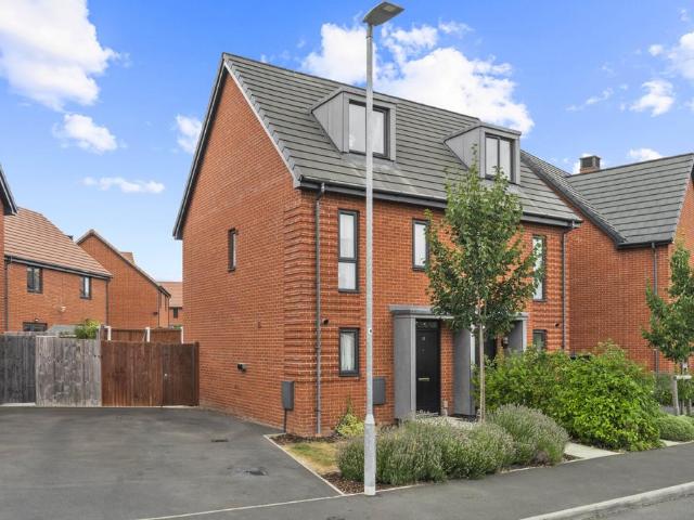 3 bedroom semi detached house for sale