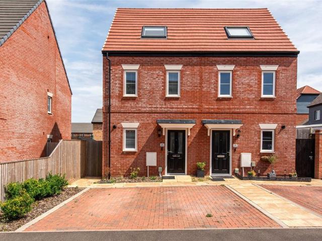 3 bedroom semi detached house for sale