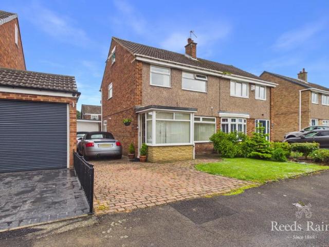 2 bedroom semi detached house for sale