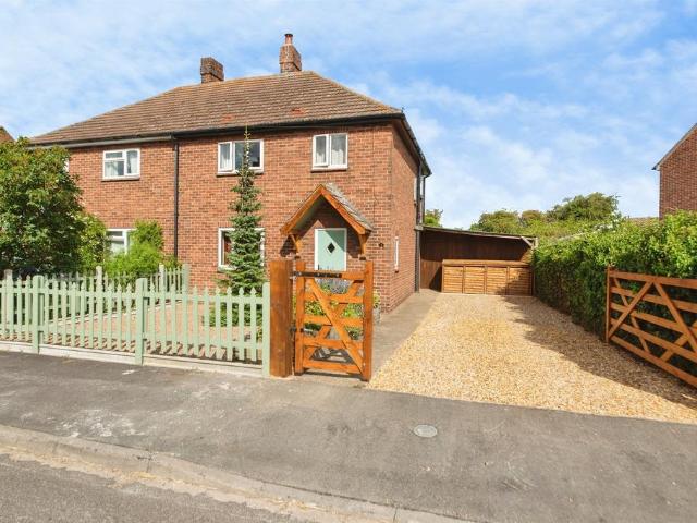 3 bedroom semi detached house for sale