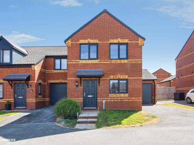 3 bedroom semi detached house for sale