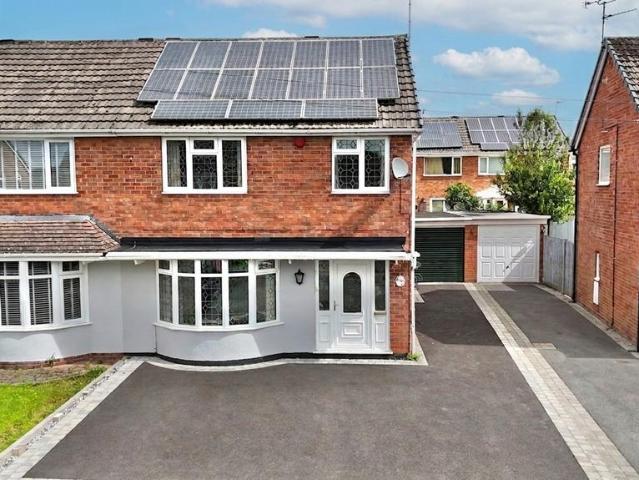 3 bedroom semi detached house for sale