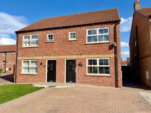 3 bedroom semi detached house for sale