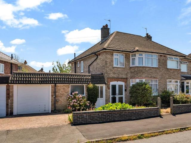 3 bedroom semi detached house for sale