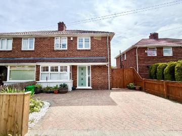 3 bedroom semi detached house for sale