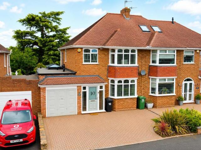 3 bedroom semi detached house for sale