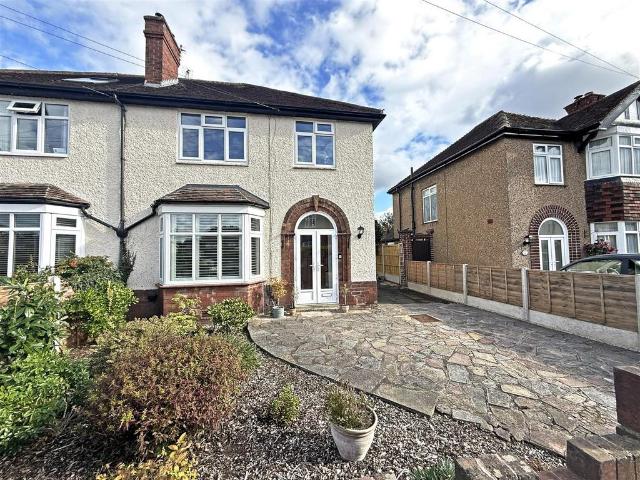 3 bedroom semi detached house for sale