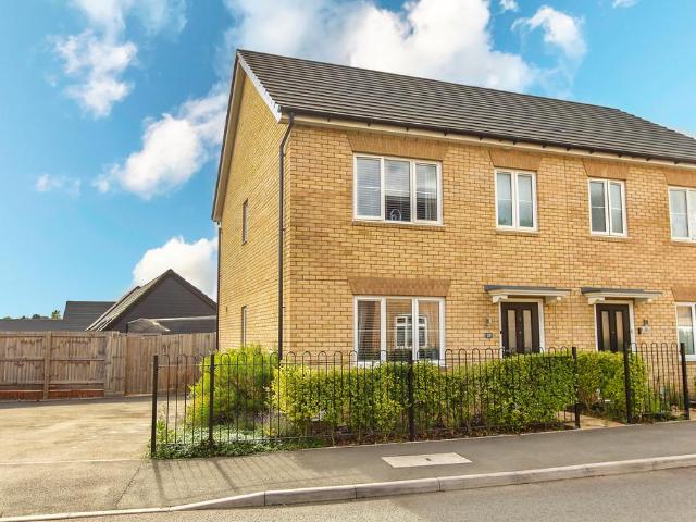 3 bedroom semi detached house for sale