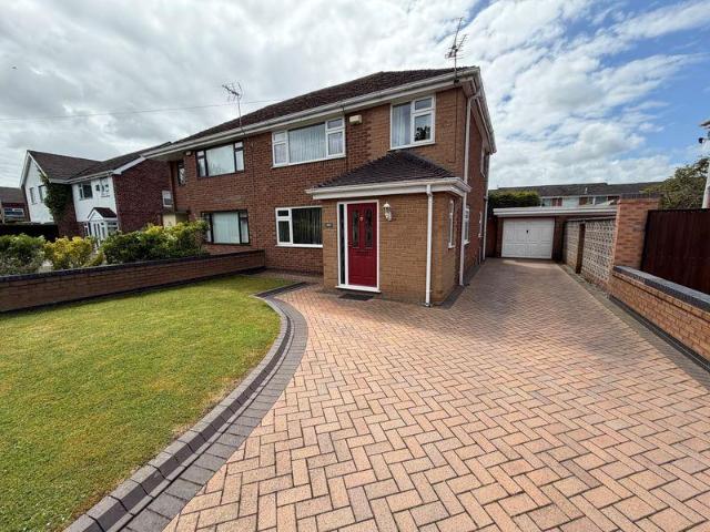 3 bedroom semi detached house for sale