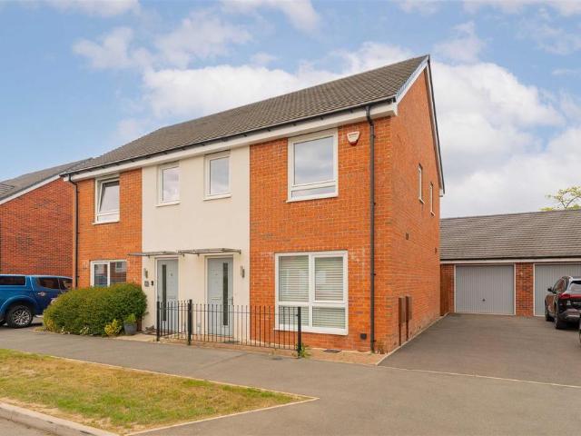 3 bedroom semi detached house for sale