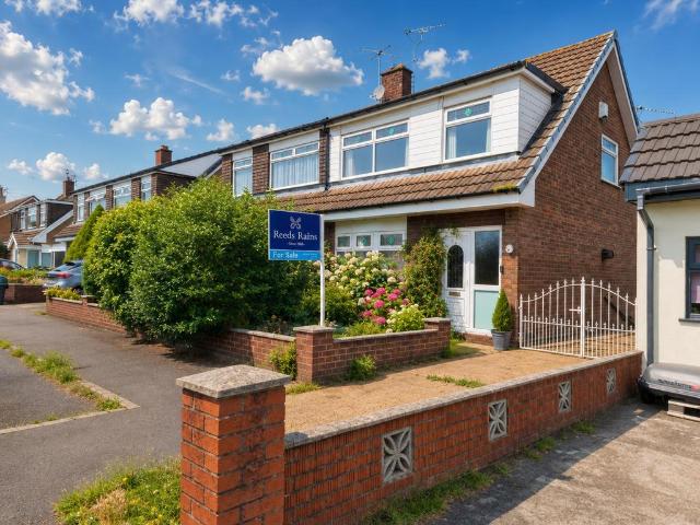 3 bedroom semi detached house for sale