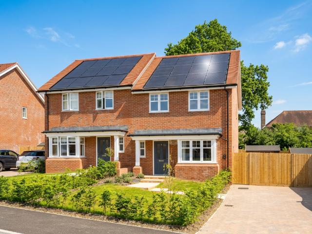 3 bedroom semi detached house for sale