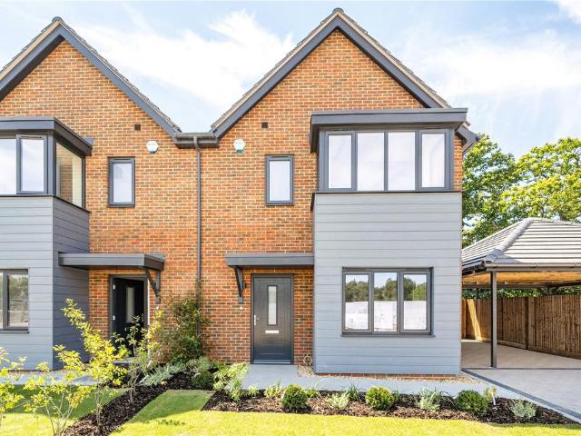 3 bedroom semi detached house for sale