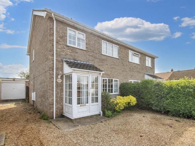 3 bedroom semi detached house for sale