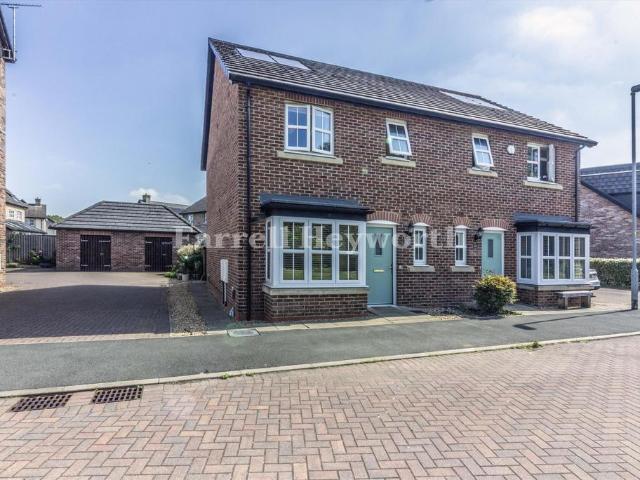 3 bedroom semi detached house for sale