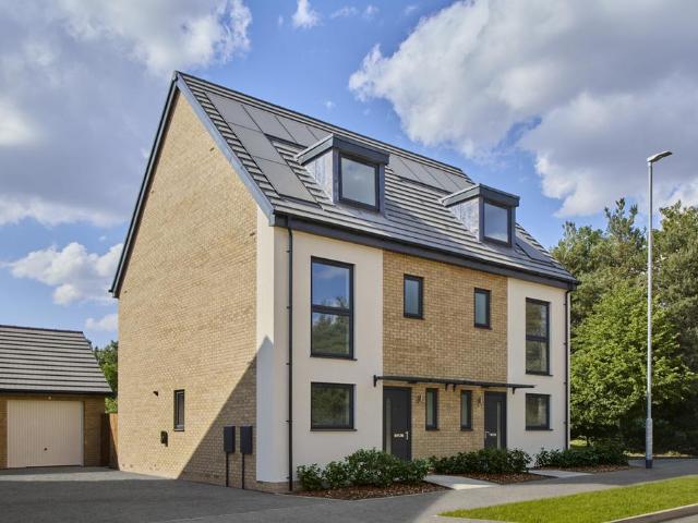 3 bedroom semi detached house for sale