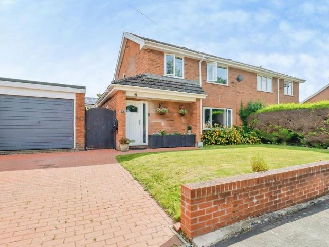3 bedroom semi detached house for sale