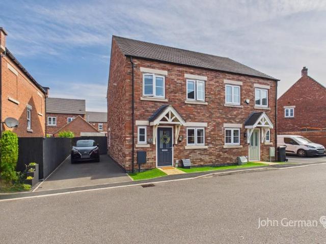 3 bedroom semi detached house for sale