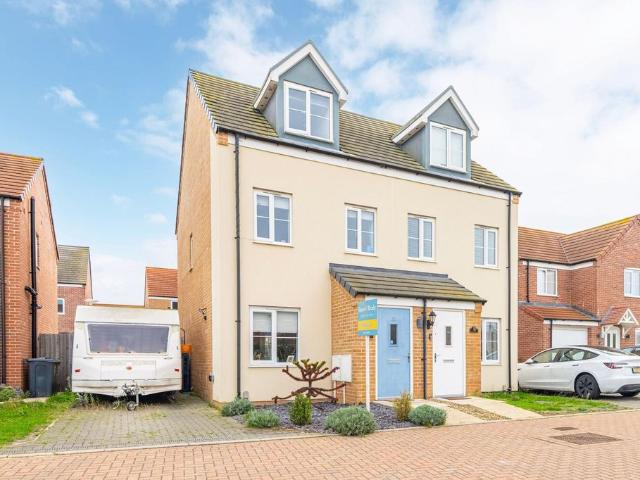 3 bedroom semi detached house for sale