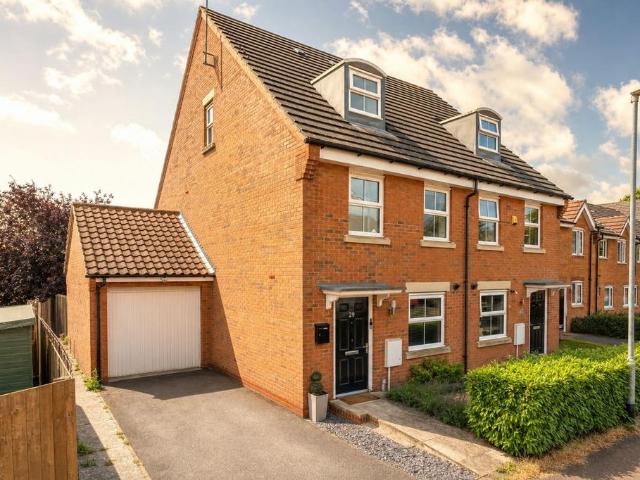 3 bedroom semi detached house for sale