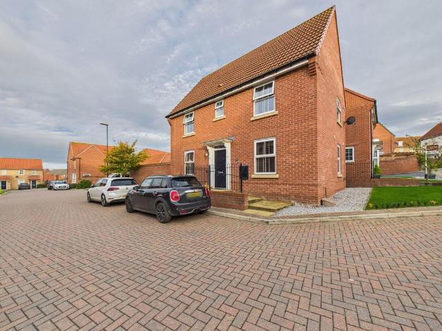 3 bedroom detached house for sale