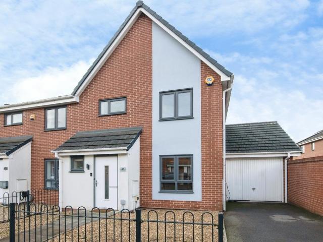 3 bedroom semi detached house for sale