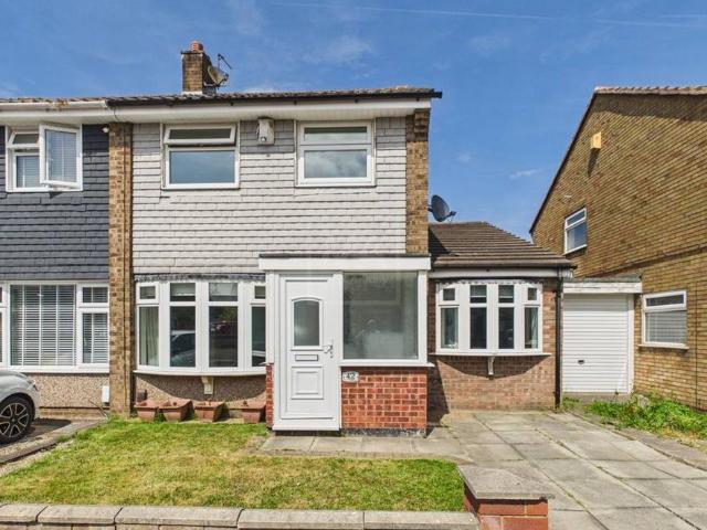 3 bedroom semi detached house for sale