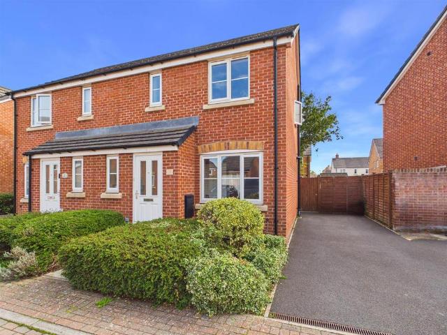 3 bedroom semi detached house for sale
