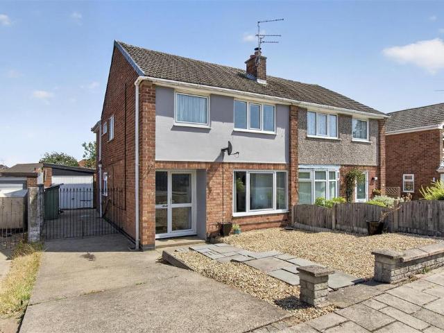3 bedroom semi detached house for sale