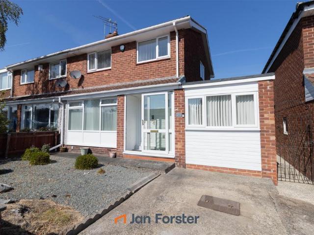 3 bedroom semi detached house for sale