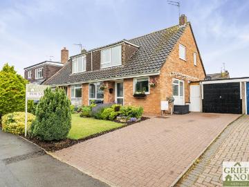3 bedroom semi detached house for sale