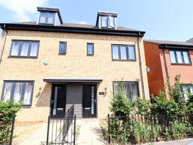 3 bedroom semi detached house for sale