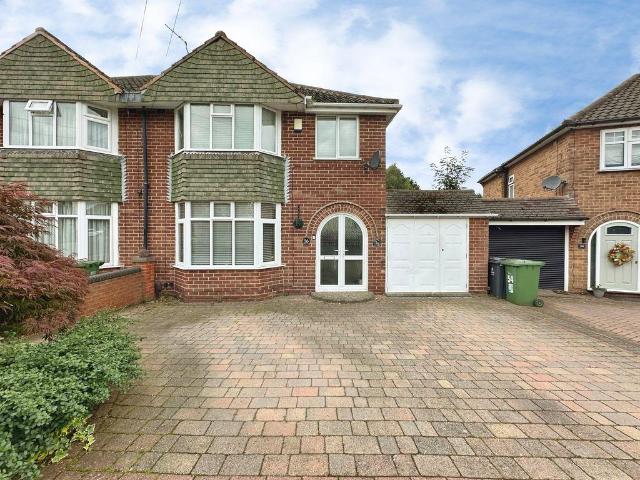 3 bedroom semi detached house for sale