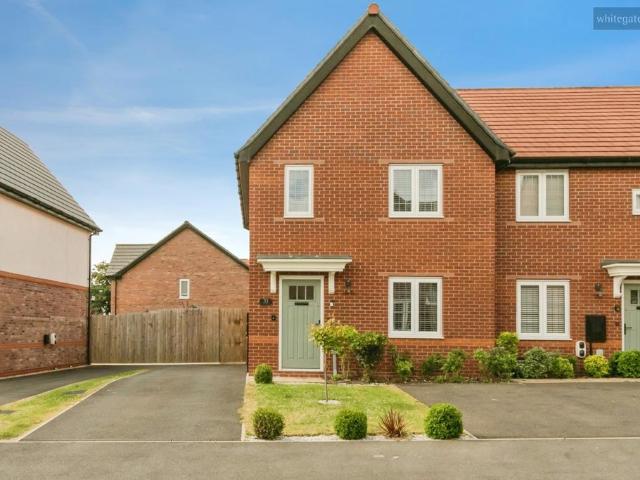 3 bedroom semi detached house for sale