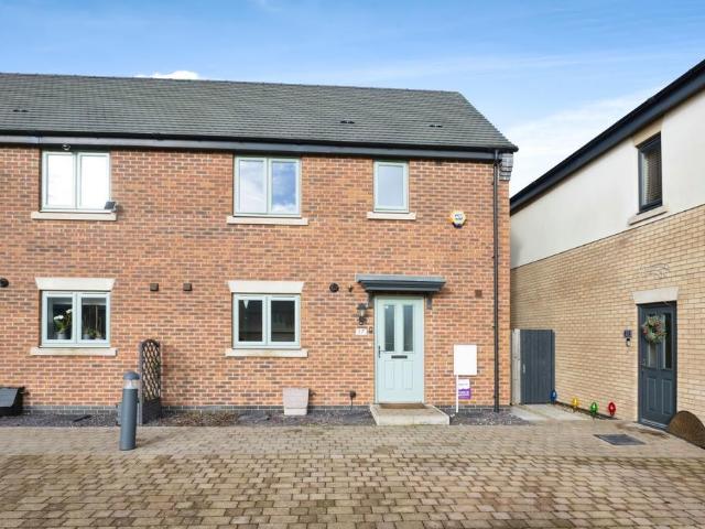 3 bedroom semi detached house for sale