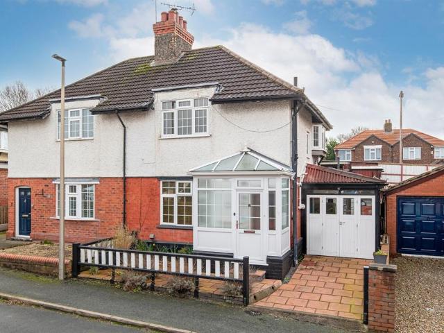 3 bedroom semi detached house for sale