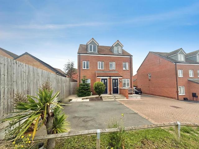 3 bedroom semi detached house for sale