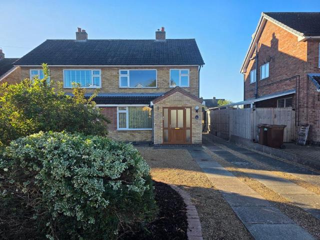 3 bedroom semi detached house for sale