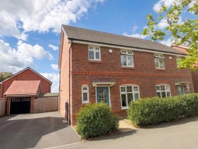 3 bedroom semi detached house for sale