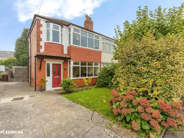 3 bedroom semi detached house for sale