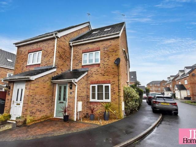 3 bedroom semi detached house for sale