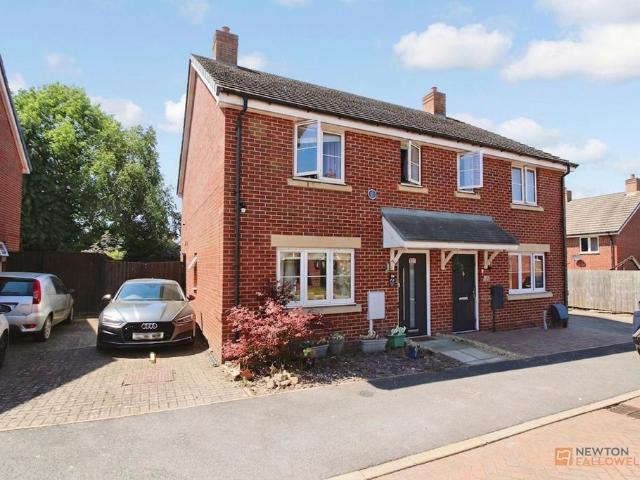3 bedroom semi detached house for sale